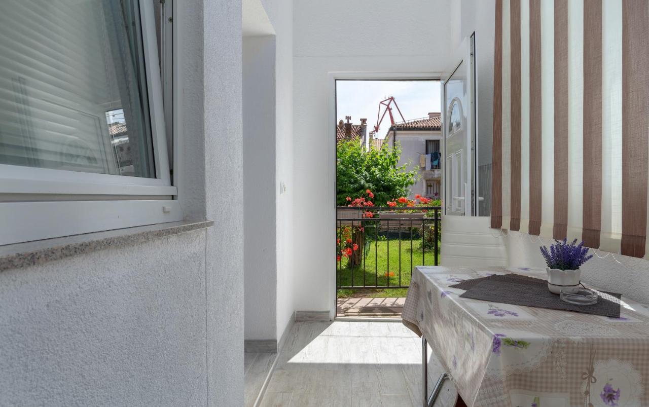 Top Central Apartments Pula Exterior photo